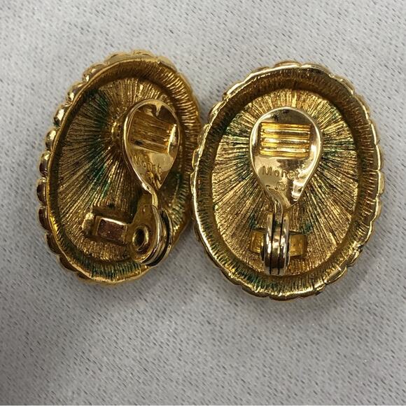 Vintage 1980s Monet Pearlescent Oval Gold Tone Clip On Earrings Signature Stamp - Picture 11 of 16